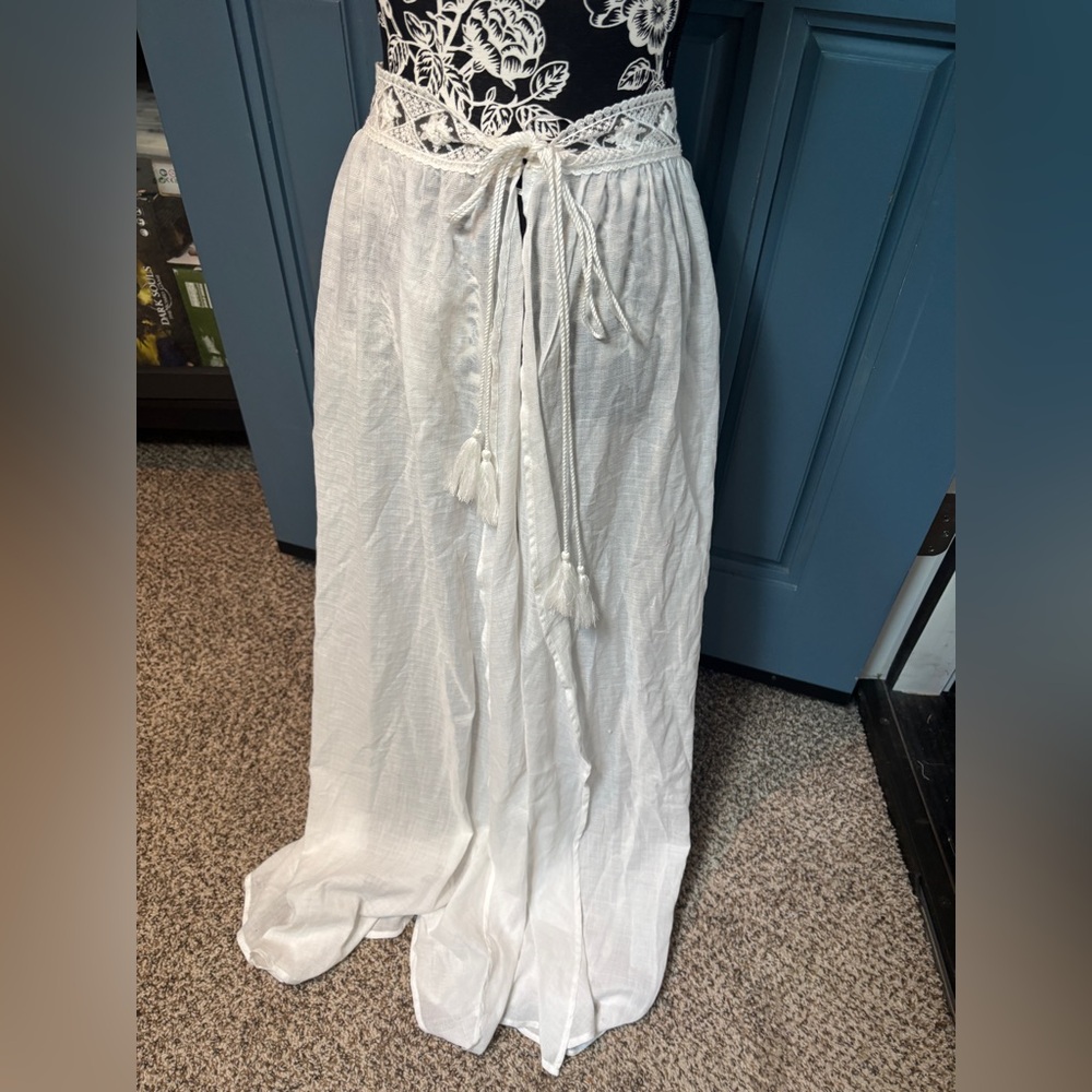 Runaway Heart Australia White Crochet Waist Swim Coverup Skirt